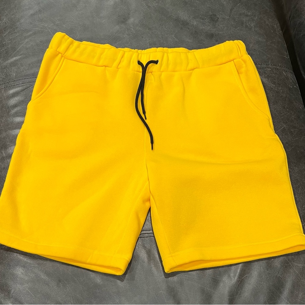 Men's Arthur Beale Fleece Shorts in Bright Yellow